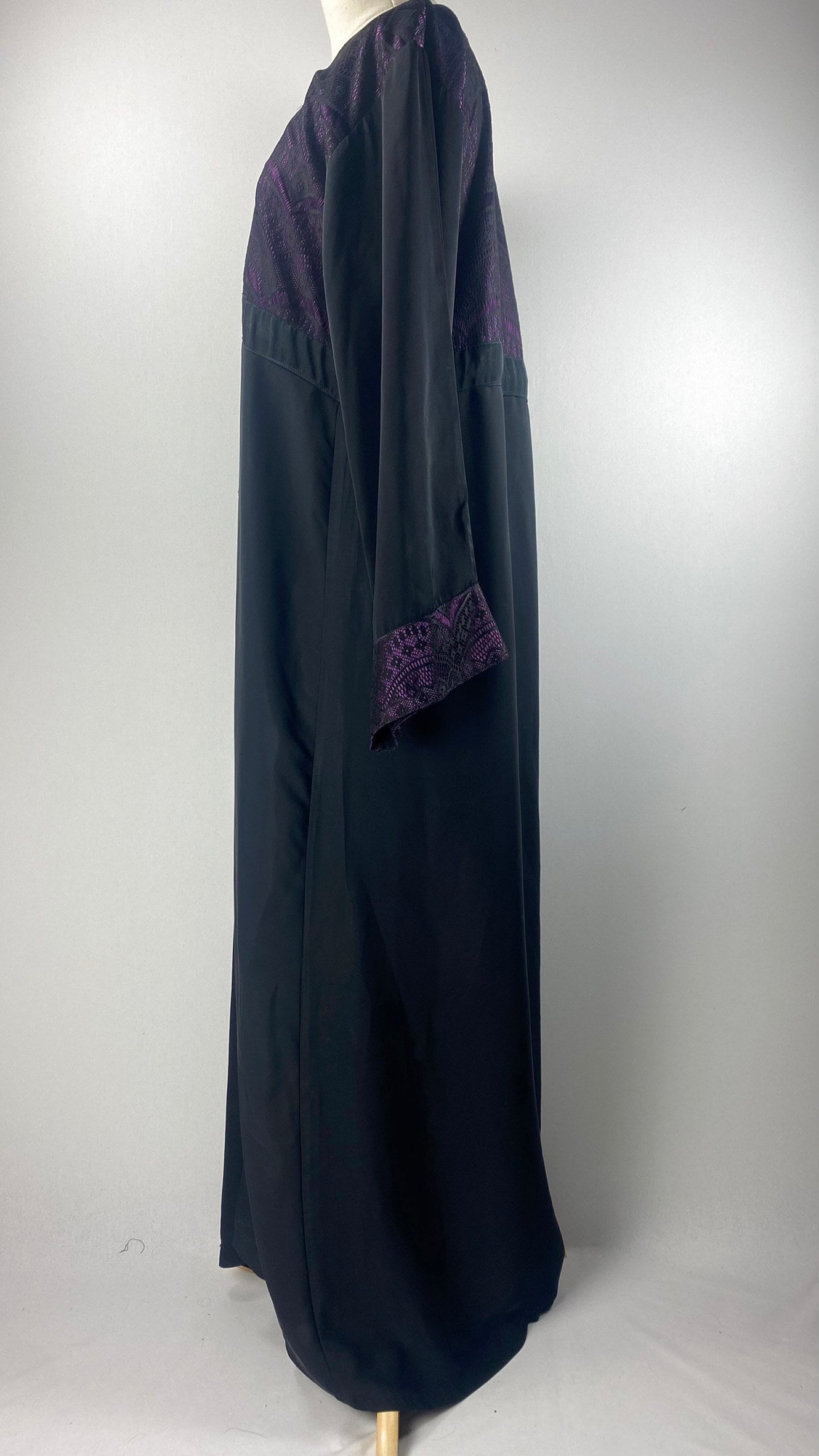 Long Sleeve Closed Abaya with Lace, Black/Purple