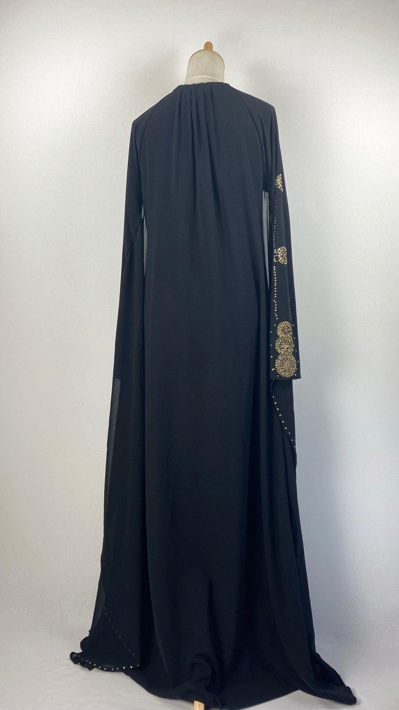 Long Sleeve Batwing Closed Abaya, Black and Gold