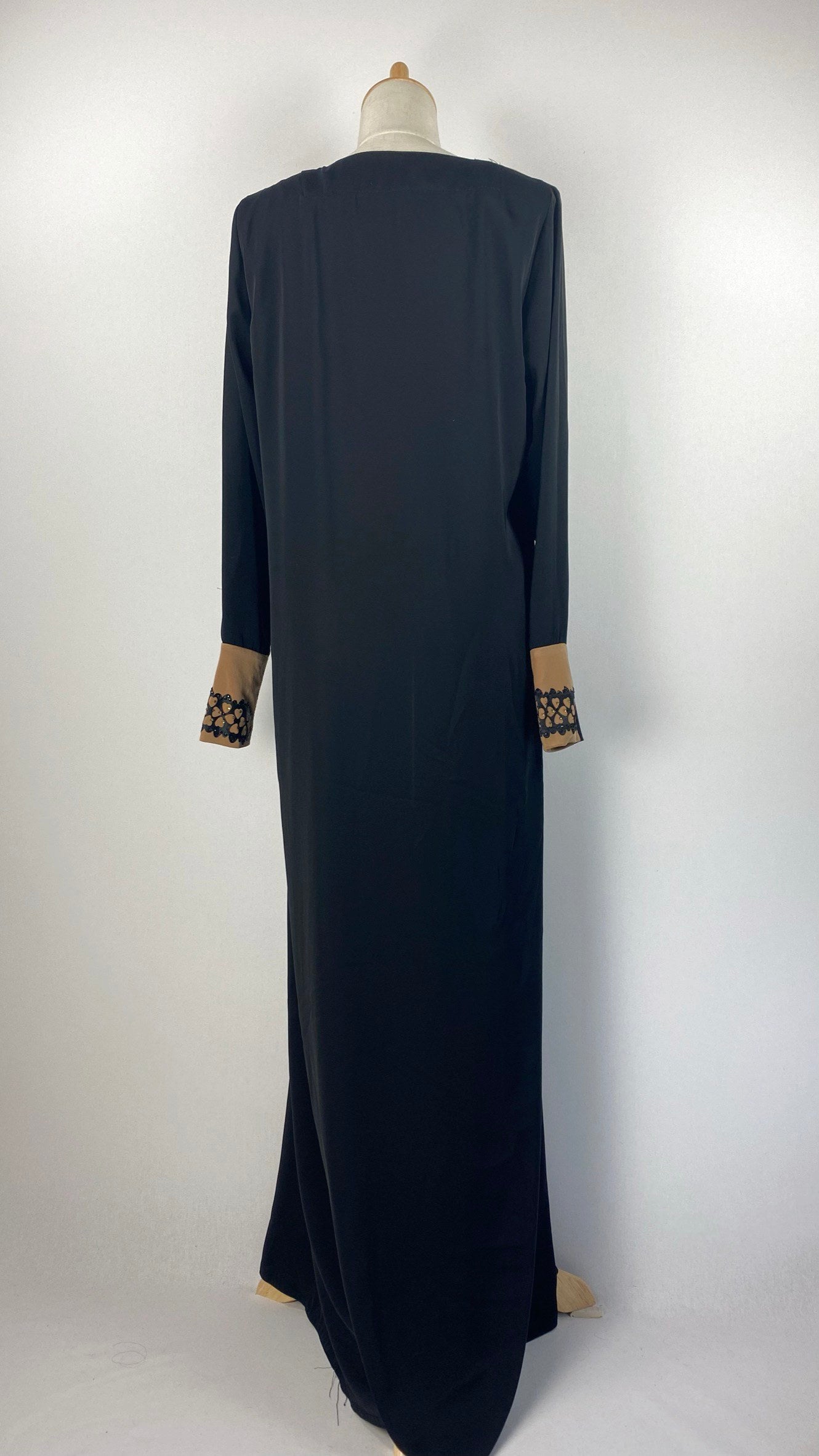 Long Sleeve Closed Abaya, Black and Camel