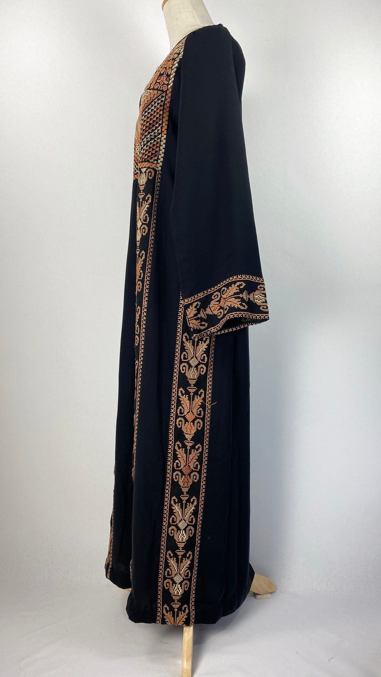 Long Sleeve Embroidered Abaya+ Thobe, Black