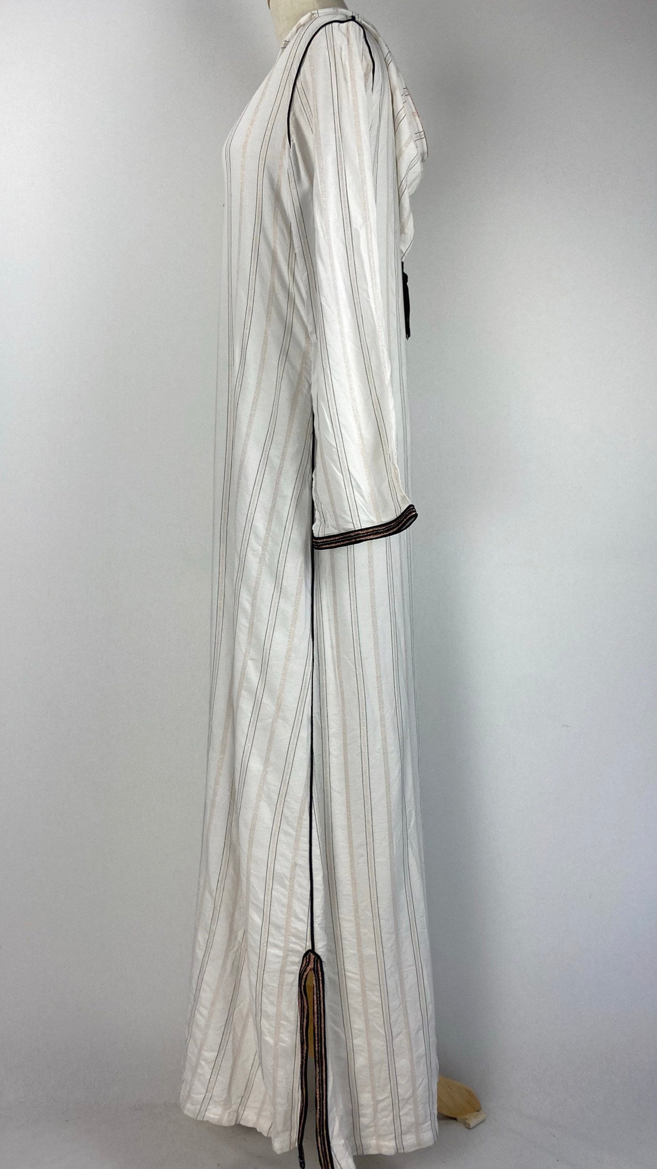 Long Sleeve Moroccan Abaya with Hood, White