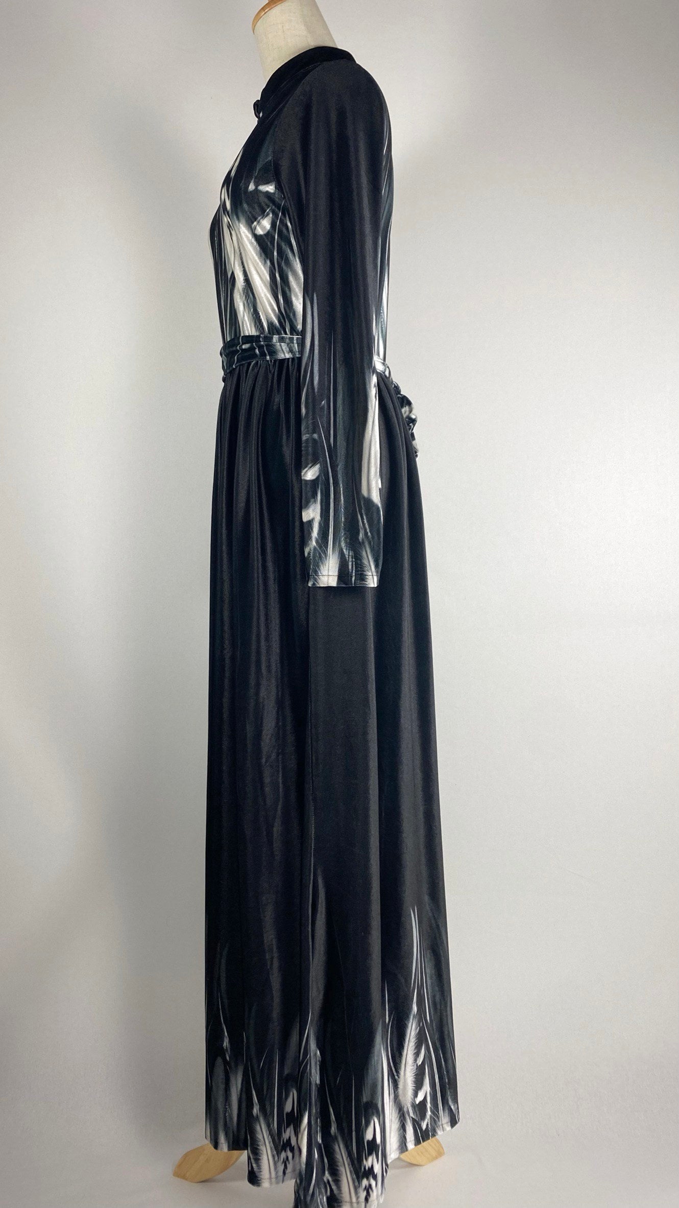 Long Sleeve Velvet Print Maxi Dress, Black/Gray