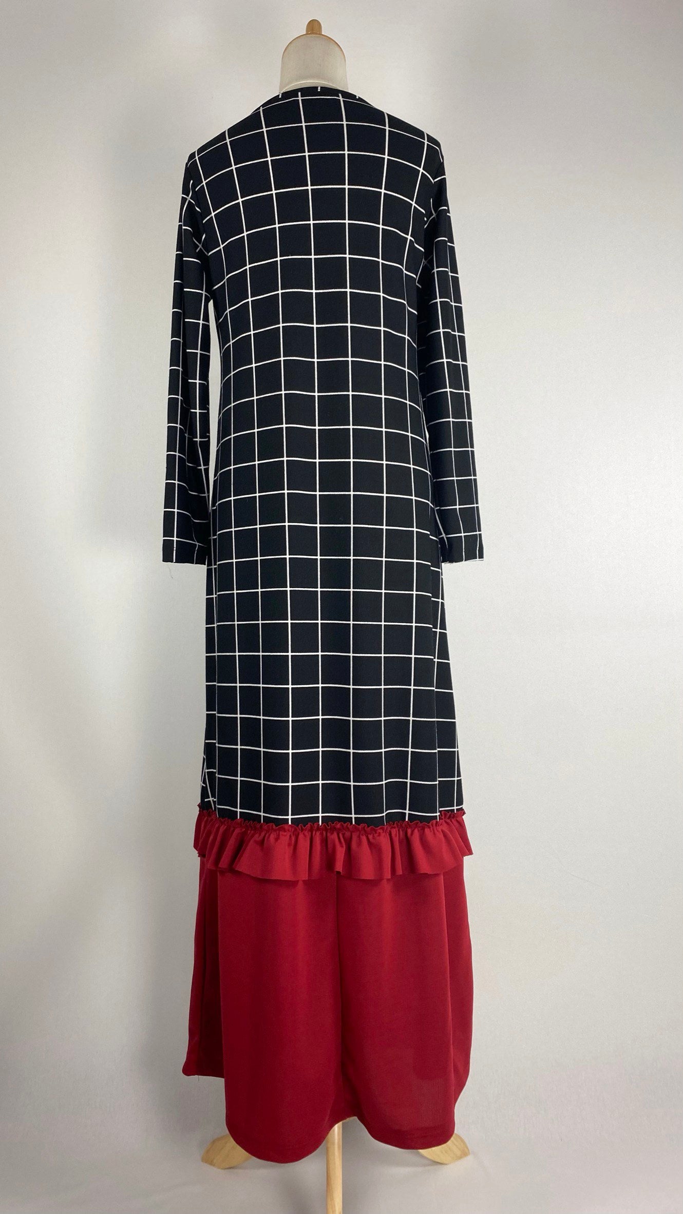Long Sleeve Square Print Maxi Dress, Black/Maroon
