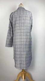 Long Sleeve Knee Length Button Up Plaid Top, Gray